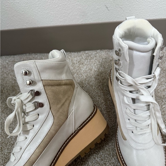 Coconuts by Matisse White Lace-Up Ankle Boots - Picture 2 of 3